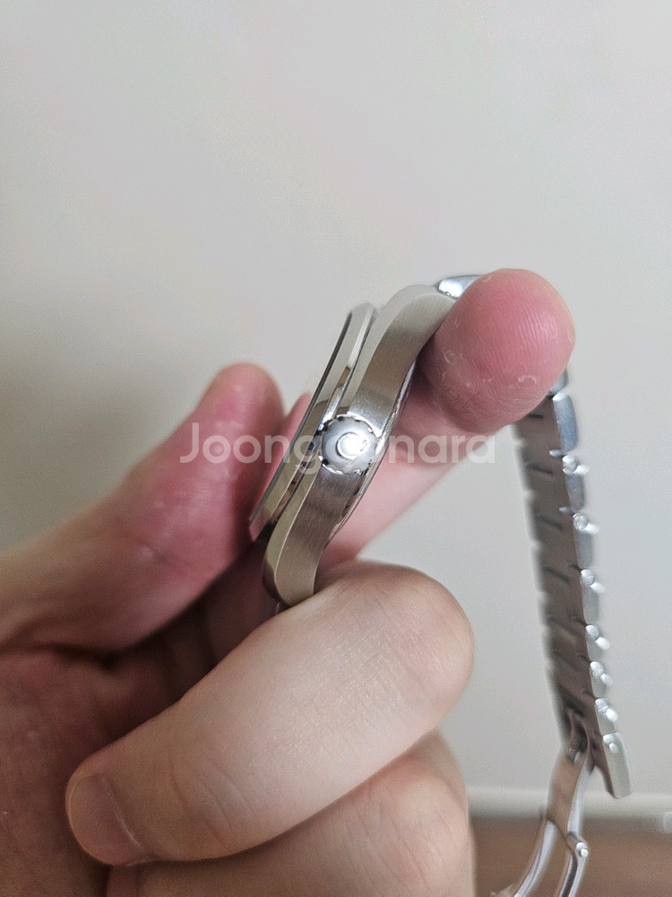 오메가 아쿠아테라 양각쿼츠(흰판) 팝니다.--7