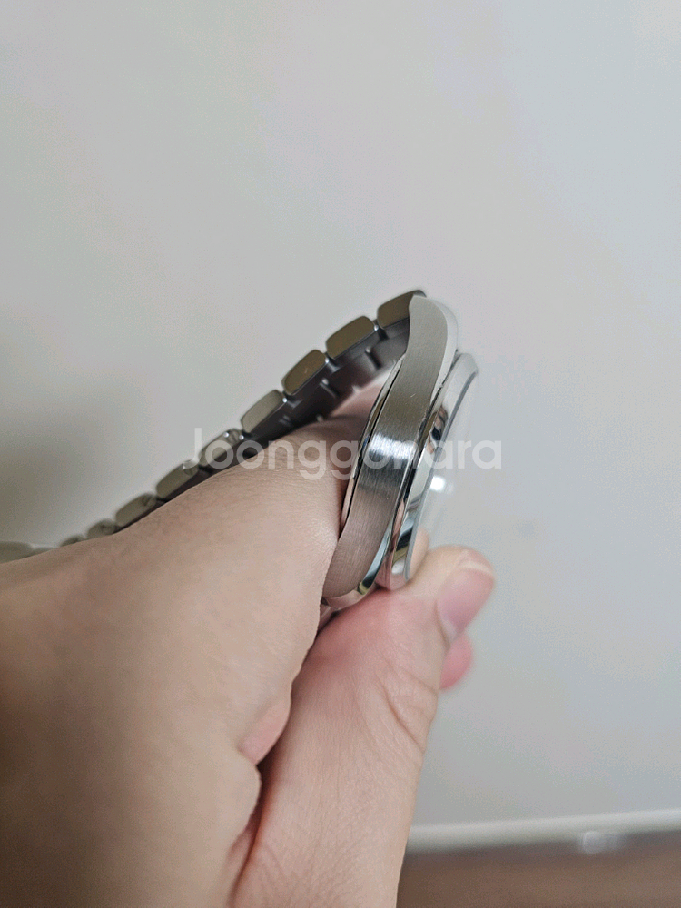 오메가 아쿠아테라 양각쿼츠(흰판) 팝니다.--8