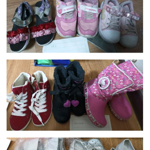 22켤레 180에서 200사이즈까지 여아 신발 목도리 장갑 머리끈외 박스가득드려요(새신발 포함