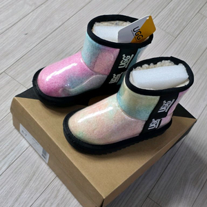 UGG 어그 키즈 클리어 레인보우 부츠 1회착용 140-155 이미지