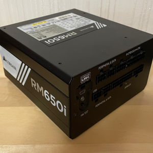 커세어 RM650i 파워 서플라이
