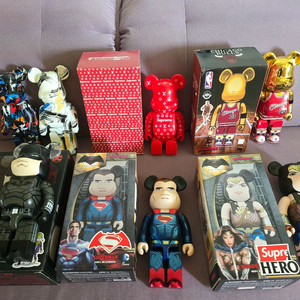 dc스태츄 슬램덩크 베어브릭등 피규어 장식장 싸게 팔아요