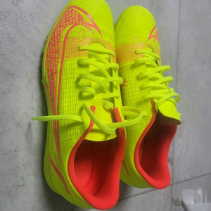 나이키 머큐리얼 형광 축구화 255 이미지