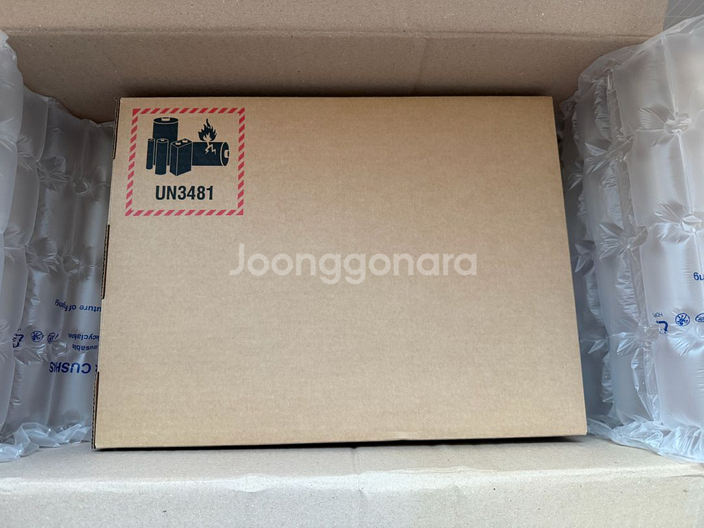 맥북 프로 14 M5 실버 미개봉 판매 (램 16GB, SSD 512GB)--1