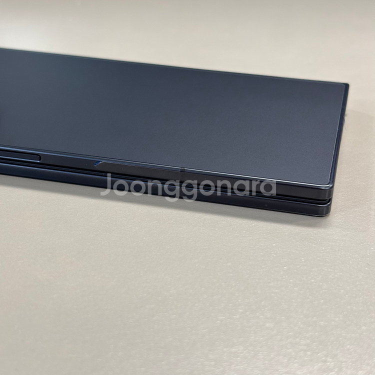 초SSS급* 갤럭시Z폴드7 블랙색상 256용량 흠집 기스 일절없는 초SSS급 새상품컨디션 선물용 추천--9