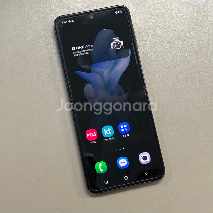 *대용량*갤럭시Z플립4 블랙색상 512용량 미파손 무잔상 외관A급 상태좋은단말기 기능하자없는폰 판매--1