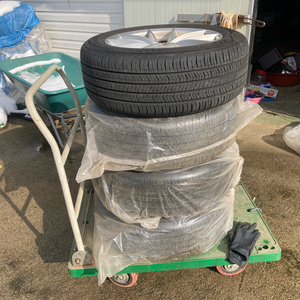 BMW E90 320D 순정휠+24년 타이어 거의 신품