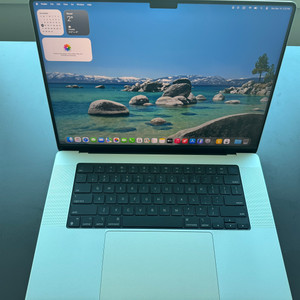 실버 M4 맥북프로 16인치 24GB 2TB 영문자판