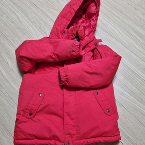 레드 노스페이스패딩 140사이즈(택포만원)gs25반값택배