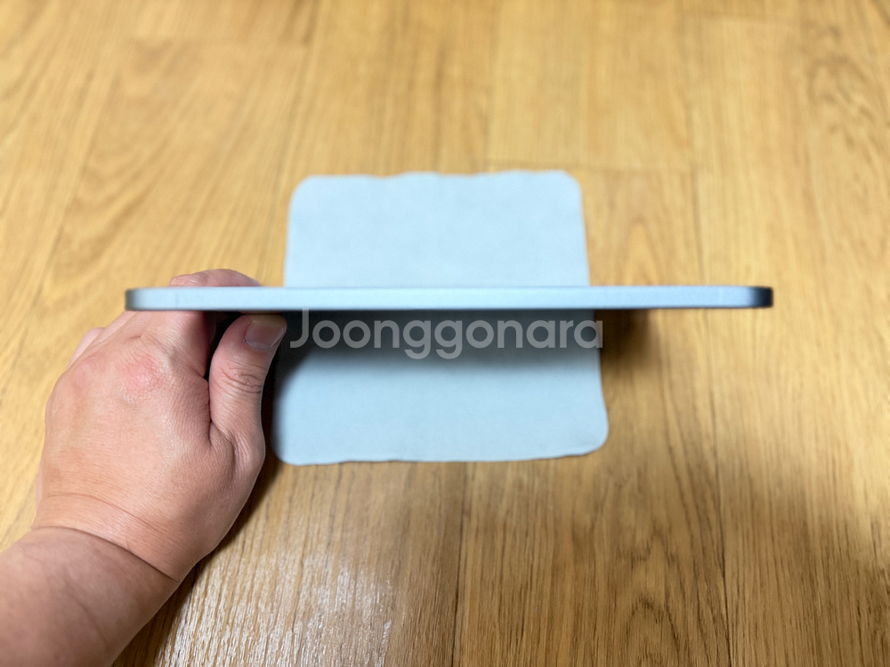 아이패드 미니 A17 pro + 정품 스마트폴리오 케이스 새제품급 팝니다--7