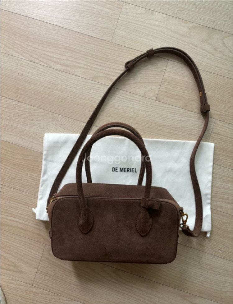 드메리엘 스웨이드백 이미지