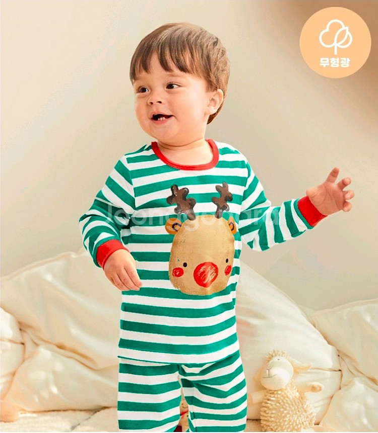 유니프랜드 무형광 크리스마스 내복 새것 140--1