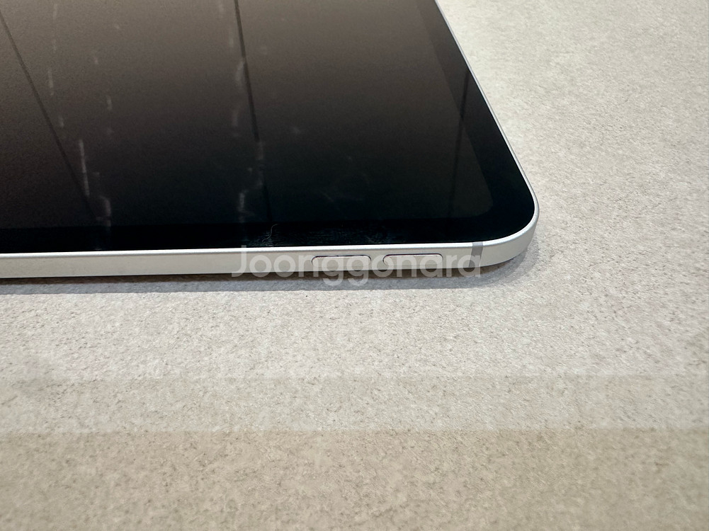 아이패드 프로 13 m4 1tb 셀룰러 제품 판매합니다--4