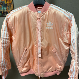 아디다스 제니 패딩 S 오버핏 새상품 글로시 점퍼