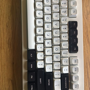 varo사 akko x m3 pro 키보드 (한정판)