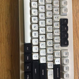 varo사 akko x m3 pro 키보드 (한정판)