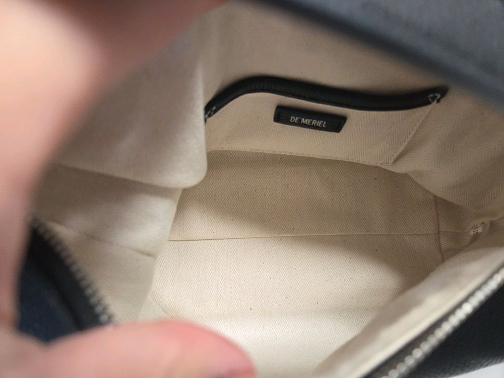 드메리엘 베네타 볼륨백 블랙 이미지