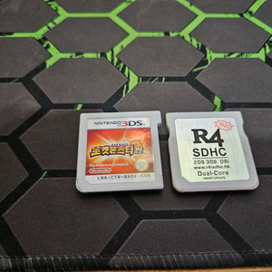 닌텐도 3DS 포켓몬스터 썬 게임칩 + 16g r4칩팝니다
