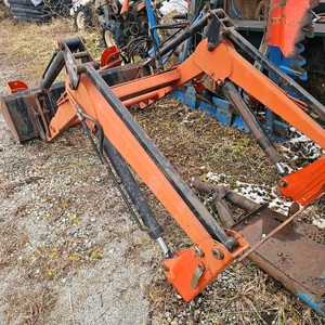 대동트랙터 3503부착 로더 이미지