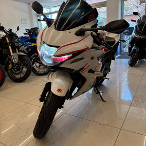 gsxr 21년식 빠르게 팝니다