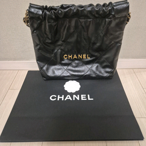 샤넬 22백 미듐 블랙 금장