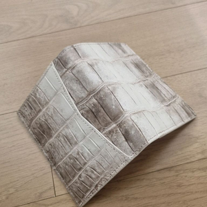 더퀴르 악어가죽 카드지갑