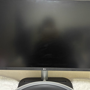 인천직 LG 32UN650 모니터 팝니다