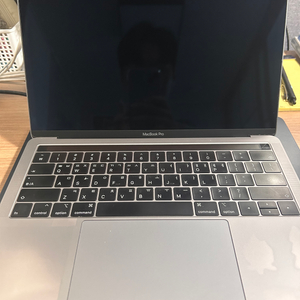 맥북프로 13인치 2018년형 i5 8GB 256GB