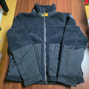 파라점퍼스 플리스 블랙 점퍼 시이즈M(100)팝니다