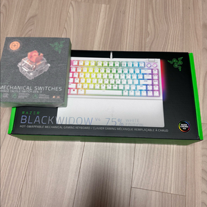 레이븐 블랙위도우 75% 기계식 키보드 미개봉 판매