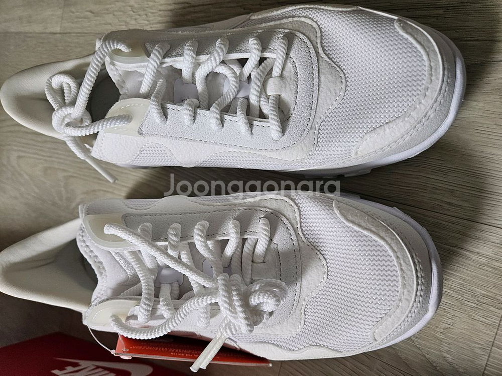 나이키 DQ5188 리액트 리비전 여성 운동화 써밋화이트 새상품 235사이즈--4