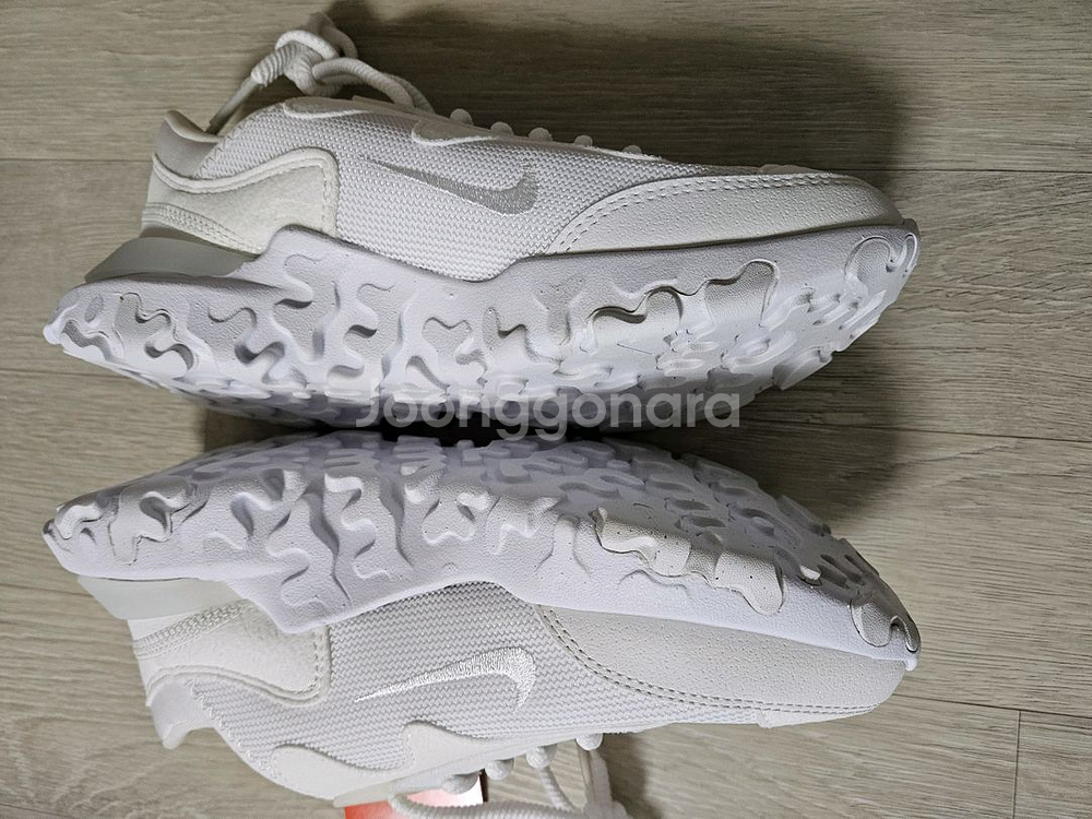 나이키 DQ5188 리액트 리비전 여성 운동화 써밋화이트 새상품 235사이즈--5