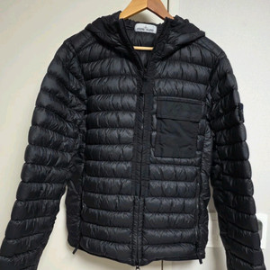스톤아일랜드 마이크로얀 다운 블랙 후드 경량패딩M 95-100사이즈