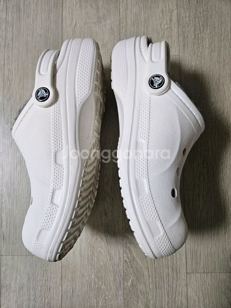 크록스 바야 라인드 클로그 털크록스 M5W7 240사이즈 화이트--1