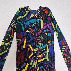 플리츠플리즈 티셔츠