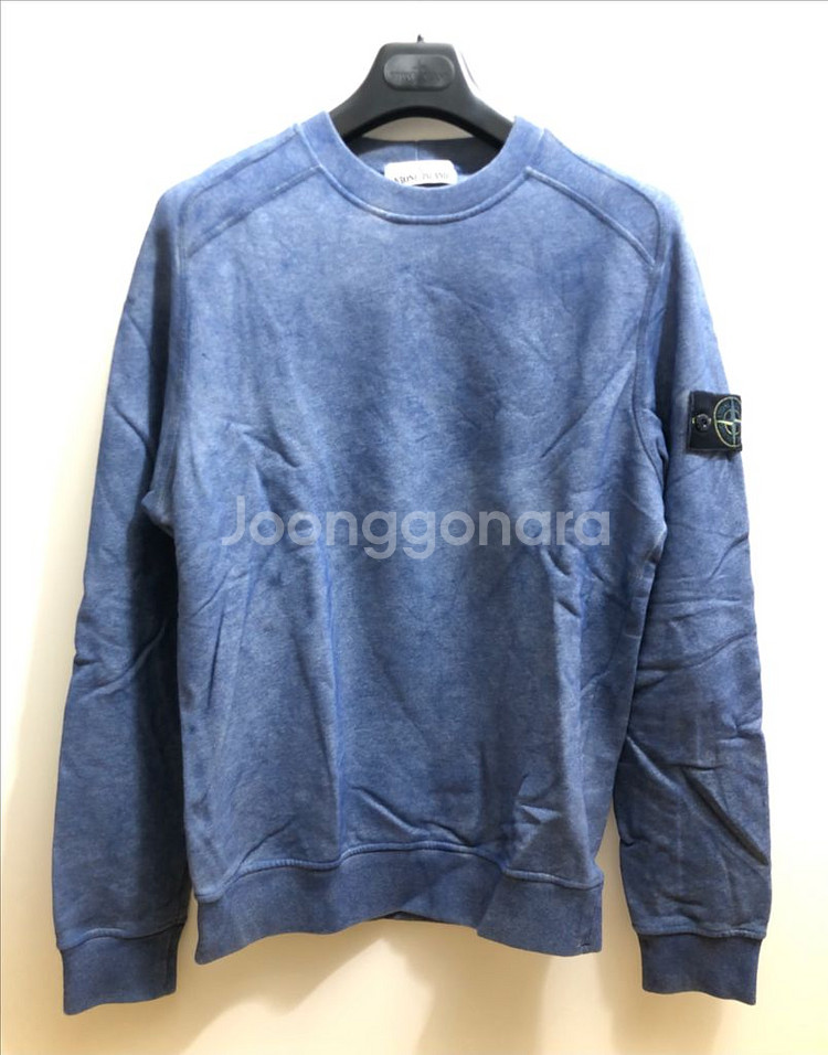 [S] 스톤아일랜드 더스트 컬러 트리트먼트 맨투맨 블루--1