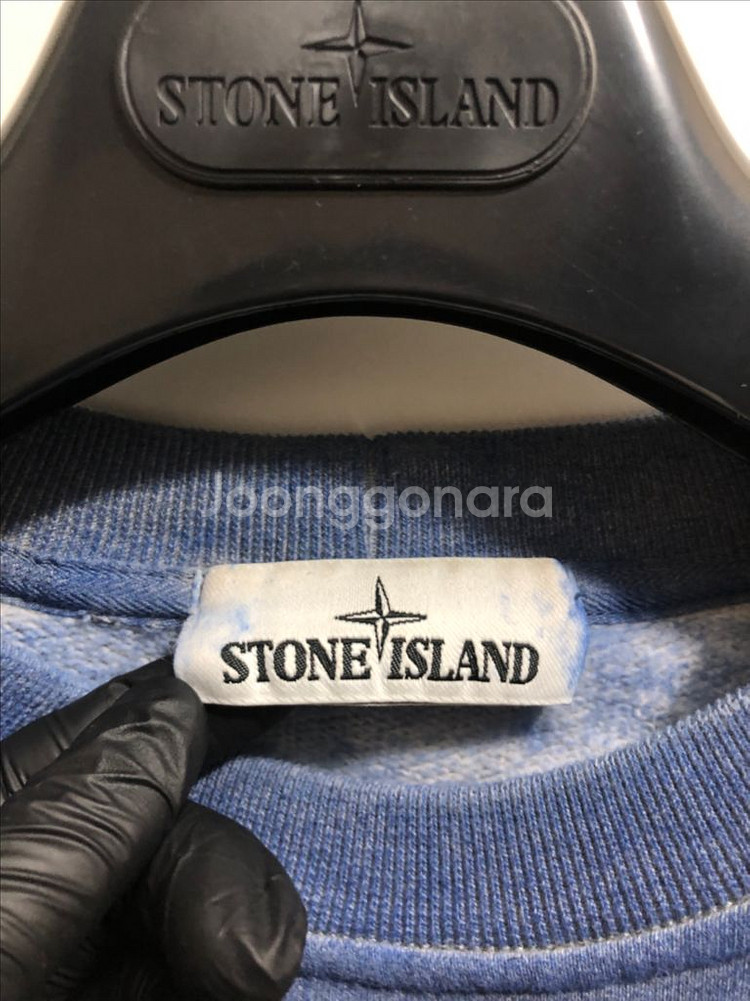 [S] 스톤아일랜드 더스트 컬러 트리트먼트 맨투맨 블루--5