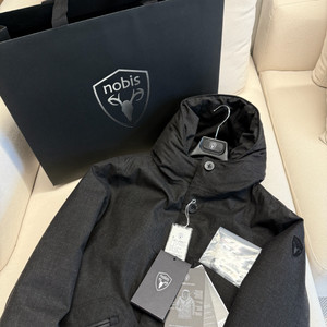 노비스 그레이슨 블랙M 사이즈(신세계백화점) 택만제거