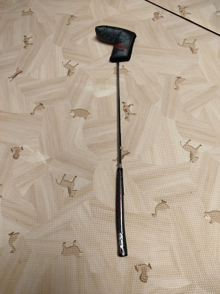 새제품 스카티카메론 퍼터 슈퍼 셀렉트 뉴 포트2 23년형 34인치 비닐 그대로 있습니다. 50만원 이미지