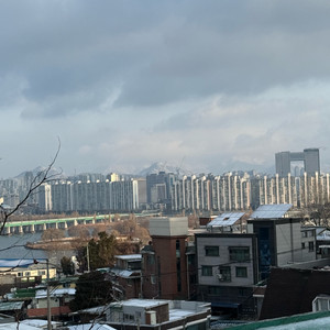 y700 3세대나 4세대 구매희망합니다