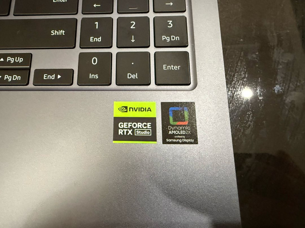 삼성 갤럭시북 울트라9 32G램, RTX4070, SSD 1TB--1