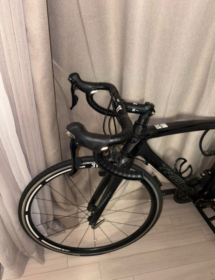 트리곤 다크니스 SL2 로드 자전거 (+루디 자전거 헬멧, 자전거 거치대 포함) 이미지