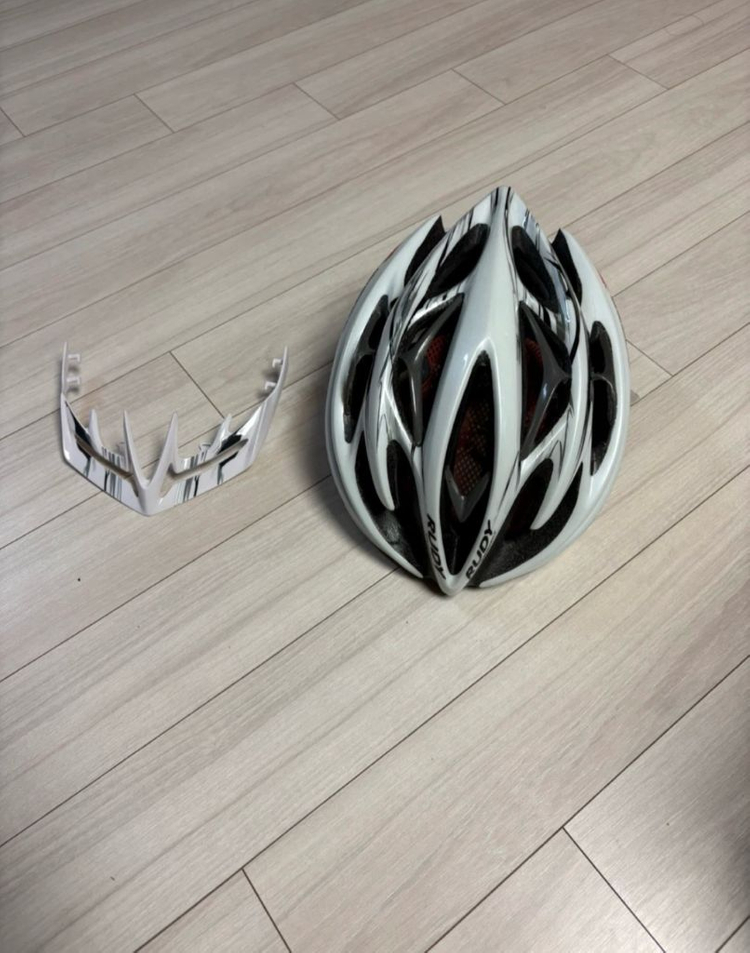 트리곤 다크니스 SL2 로드 자전거 (+루디 자전거 헬멧, 자전거 거치대 포함) 이미지