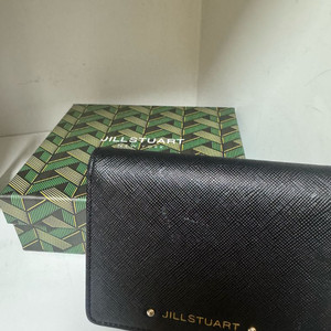 질스튜어트 지갑