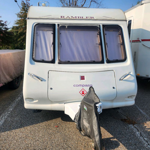 캠핑 카라반 이미지