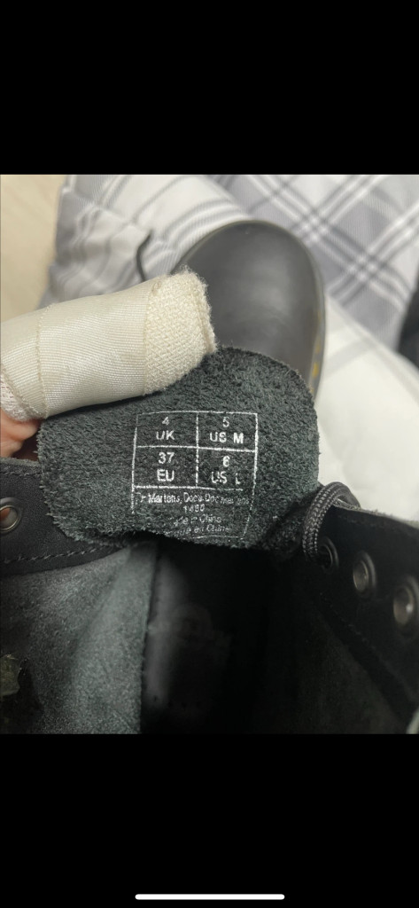 닥터마틴 1460 8홀 uk4 이미지