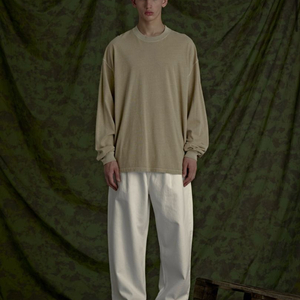 지플리시 피그먼트 롱 슬리브 베이지 미개봉 판매합니다