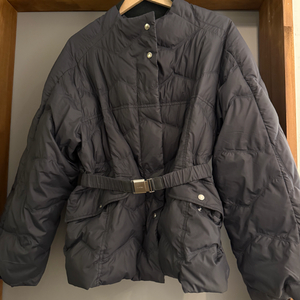 한섬 시스템 퀼티드 구스 다운 벨티드 점퍼