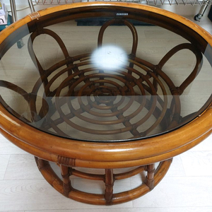 등나무 원형 테이블