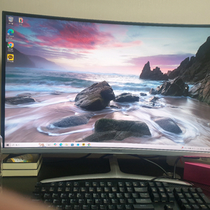 게이밍 데스크탑 본체 모니터